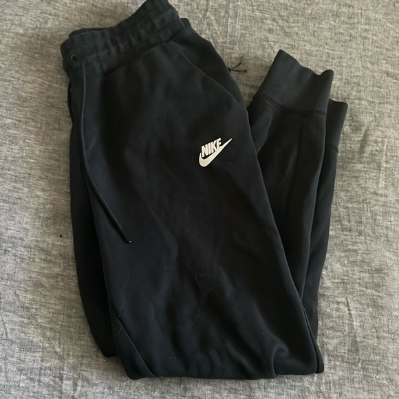 Women’s Nike joggers - Picture 1 of 6